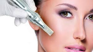 Kadıköy klinikte dermapen ile yüz mezoterapisi uygulaması
